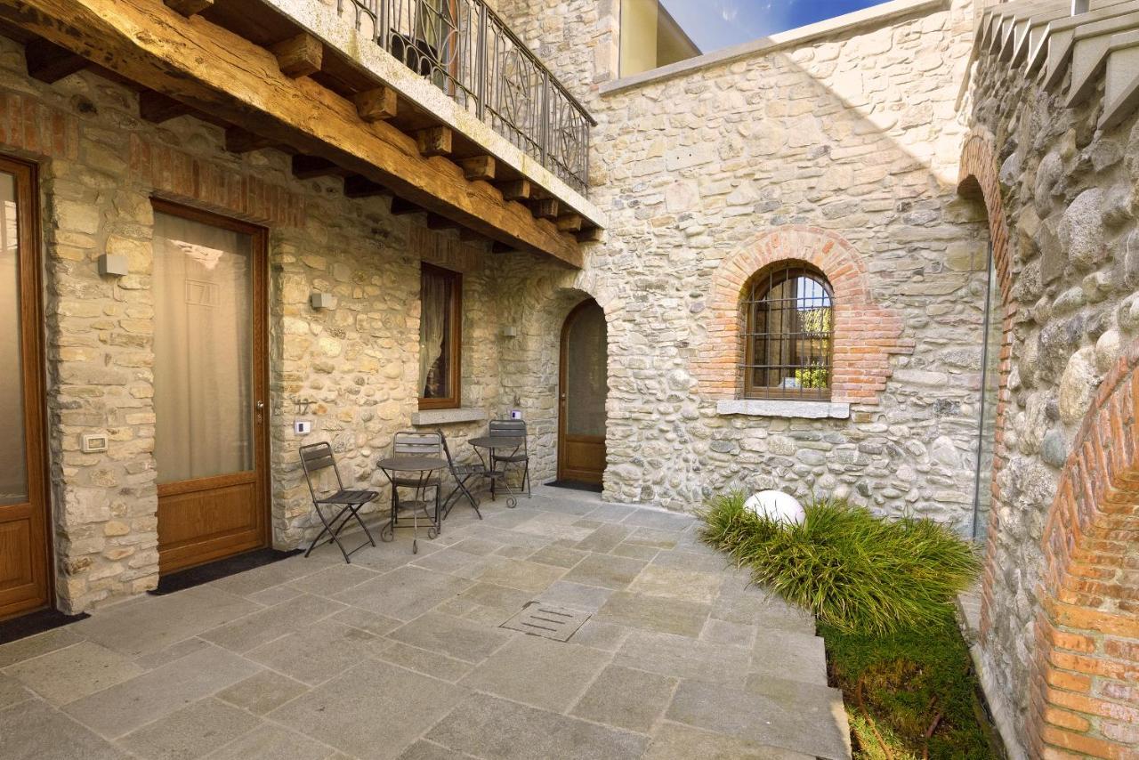 Il Borgo - 1711 Luxury Guest House Arlate Exteriör bild