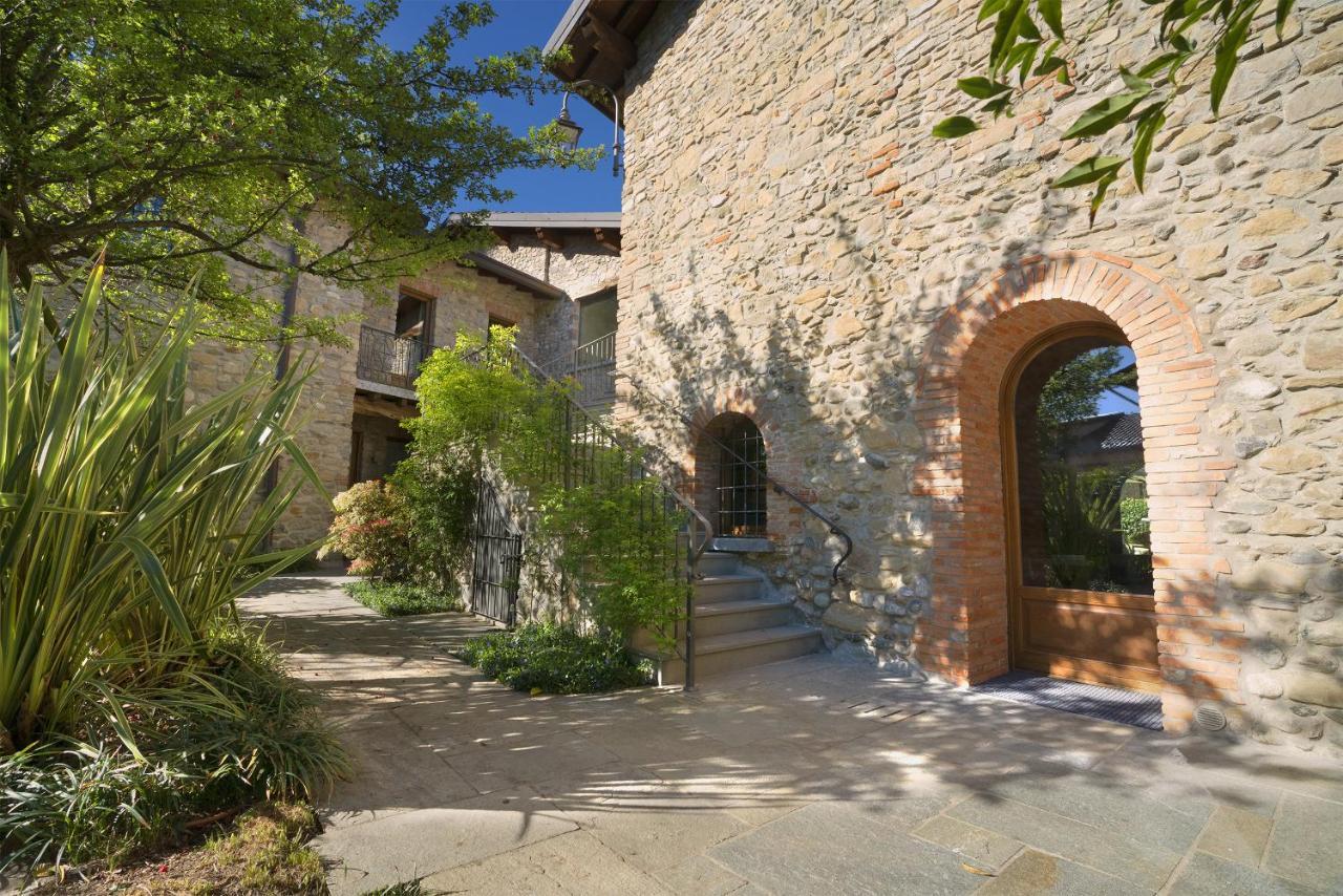 Il Borgo - 1711 Luxury Guest House Arlate Exteriör bild