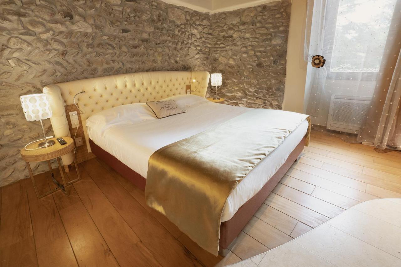 Il Borgo - 1711 Luxury Guest House Arlate Exteriör bild