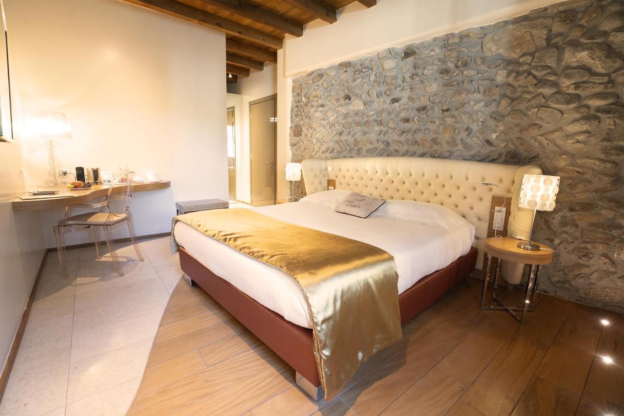 Il Borgo - 1711 Luxury Guest House Arlate Exteriör bild