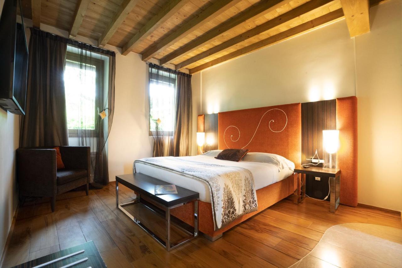 Il Borgo - 1711 Luxury Guest House Arlate Exteriör bild